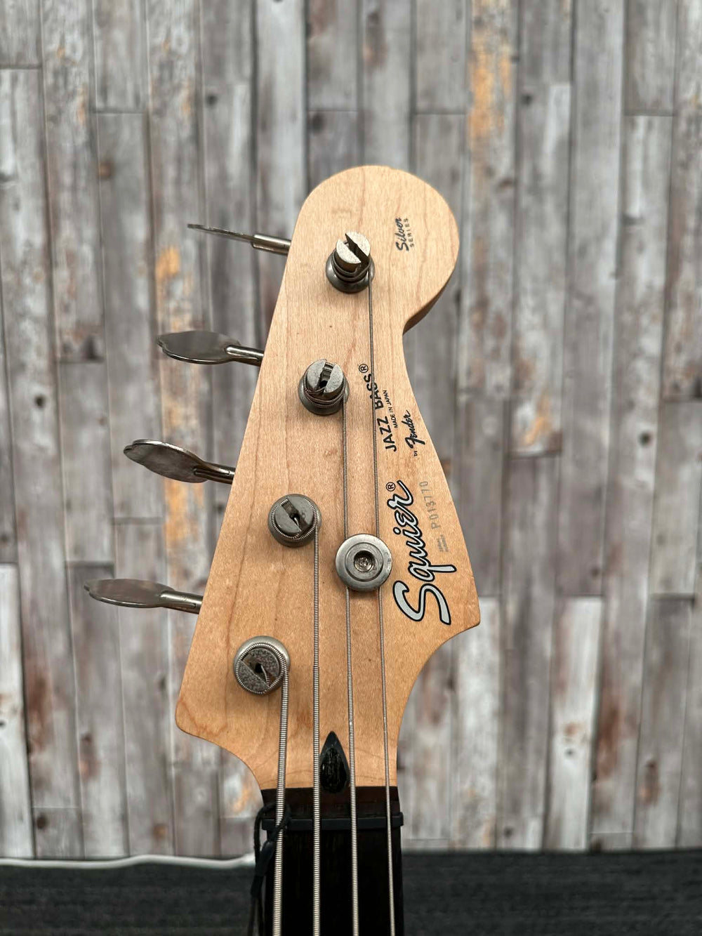 PRE-LOVE 1999 SQUIRE JAPAN JAZZ BASS