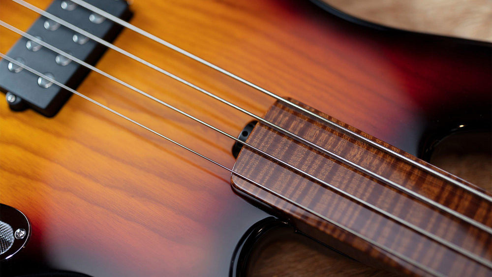 Ernie Ball Music Man STINGRAY SIERRA VINTAGE FRETLESS Bass Guitar
