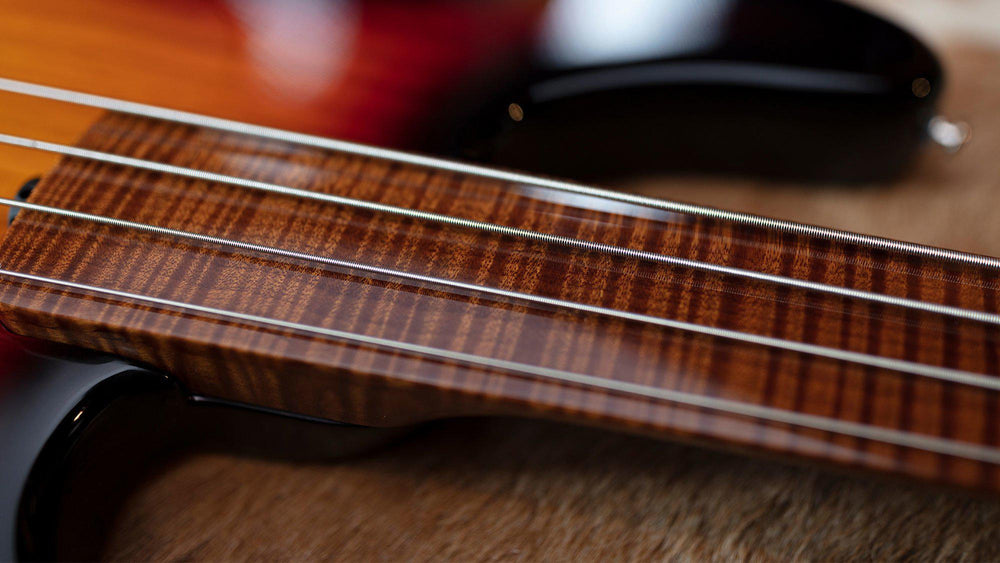 Ernie Ball Music Man STINGRAY SIERRA VINTAGE FRETLESS Bass Guitar